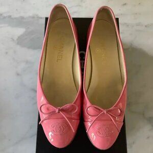 AUTHENTIC Chanel Patent Leather Ballet Flats, Coral Pink, Size 38